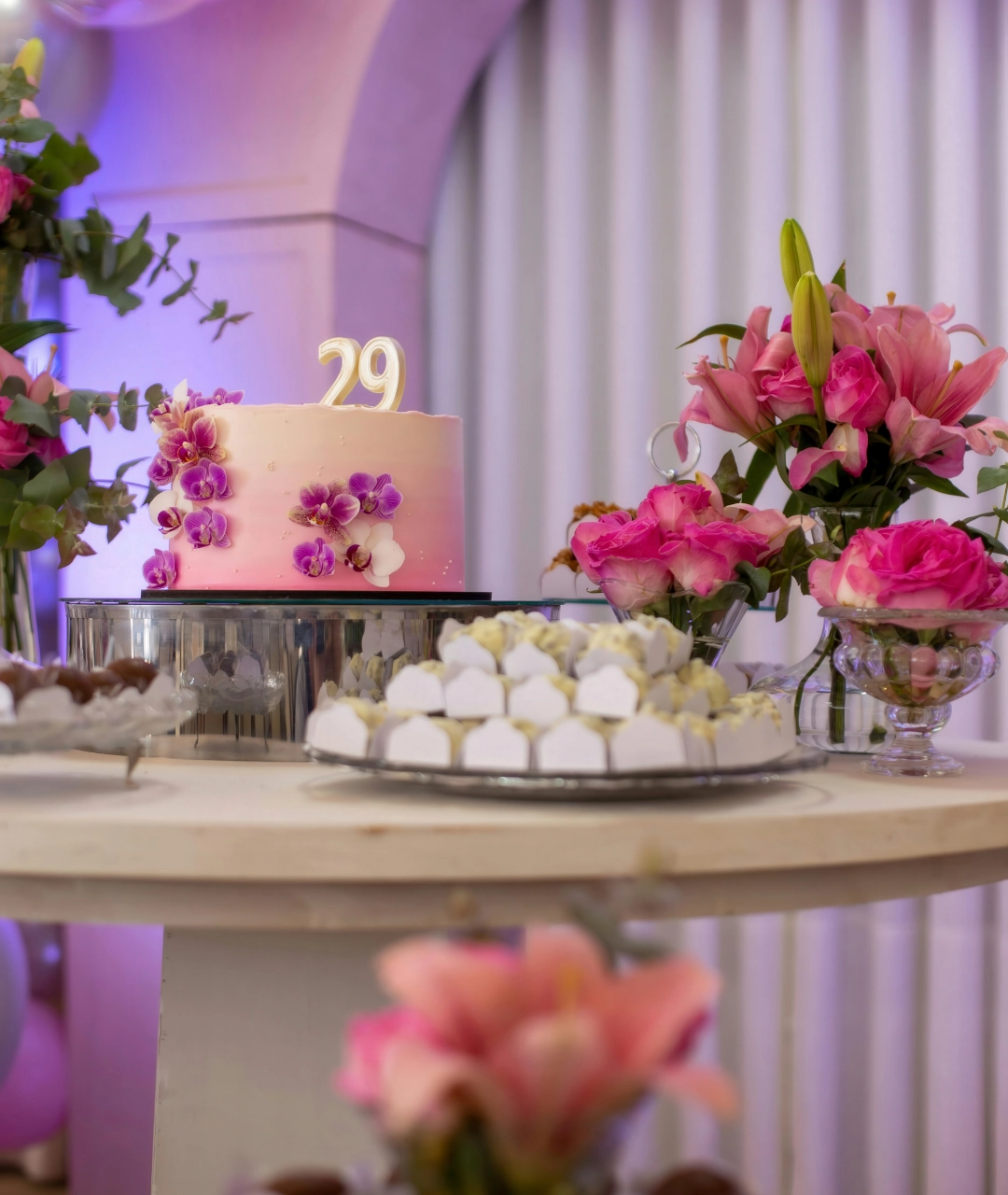 la petite parenthese - decoration table d'anniversaire 29 ans rose