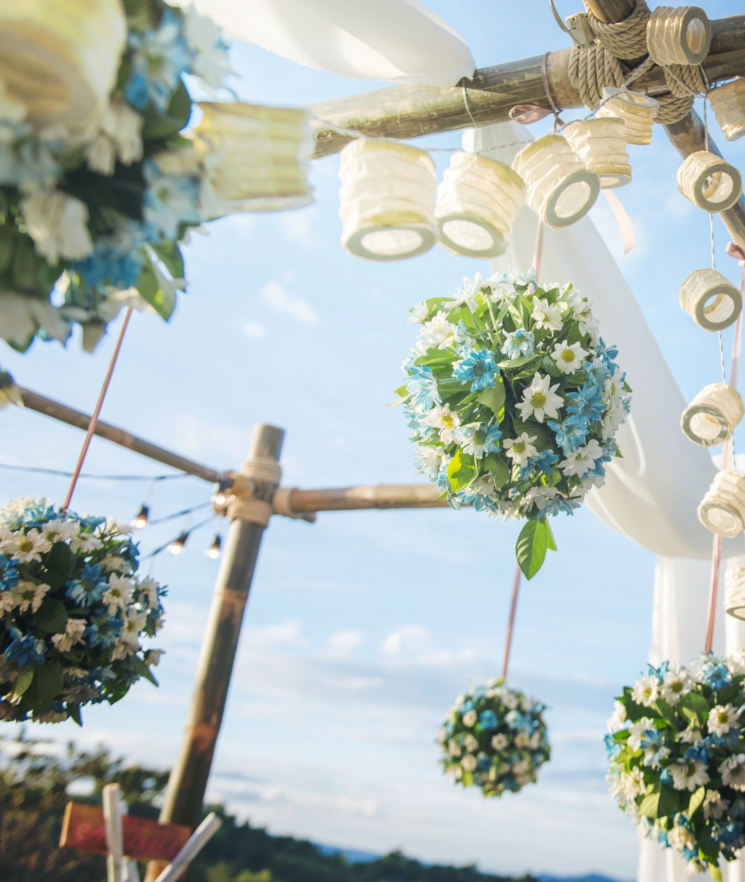 la petite parenthese - evenementiel - moselle - forbach freyming metz - mariage - mariés champetre boheme fleurs flottantes bleues